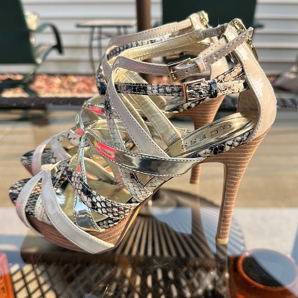 GUESS PLATFORM HEELS - Picture 4 of 10